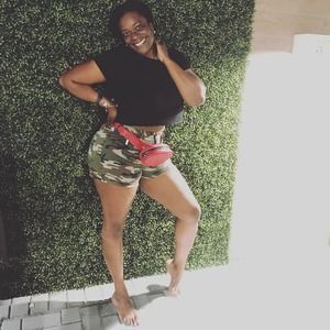 Meet your Posher, Lynaire